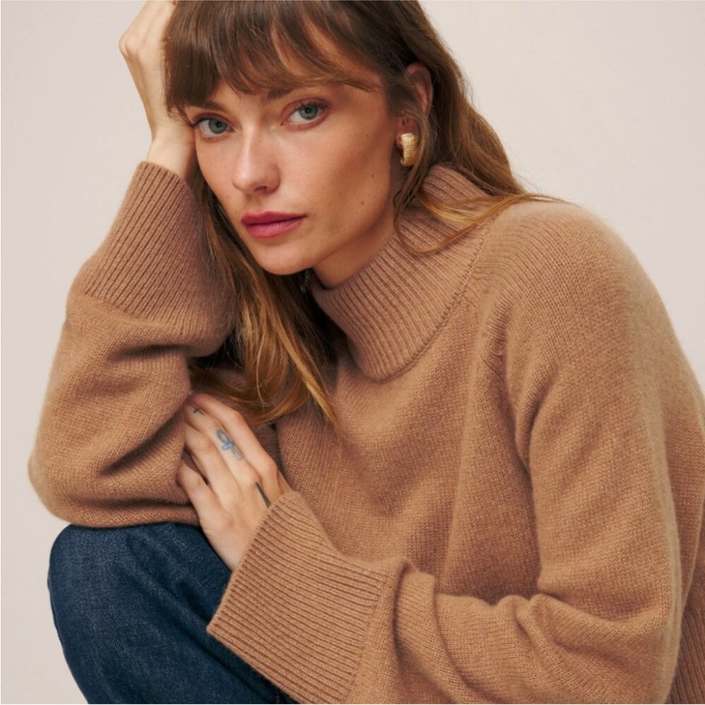 Reformation Garrett Cropped Cashmere sweater - size M